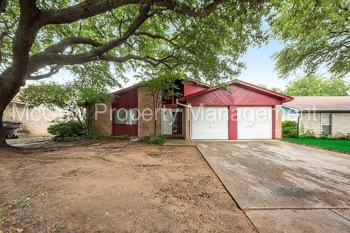 1st image of 2913 Green Ridge St