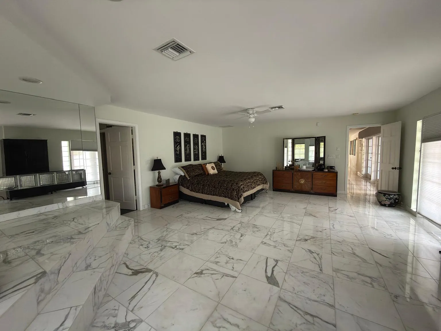 7331 NE Bay Cove Ct — Photo 2