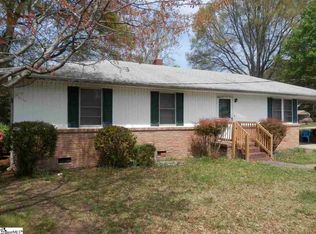 1117 E Lee Rd, Taylors, SC 29687