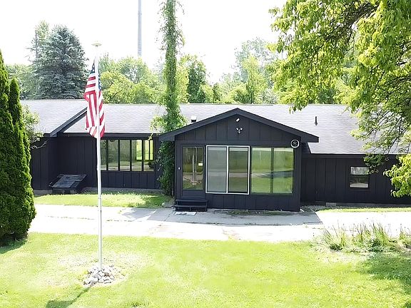 2nd image of 3345 Beach Rd