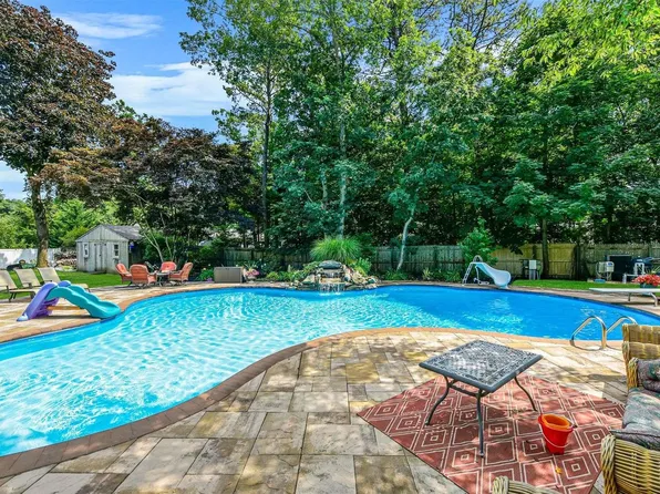 6 Jacqueline, Port Jefferson Station, NY 11776
