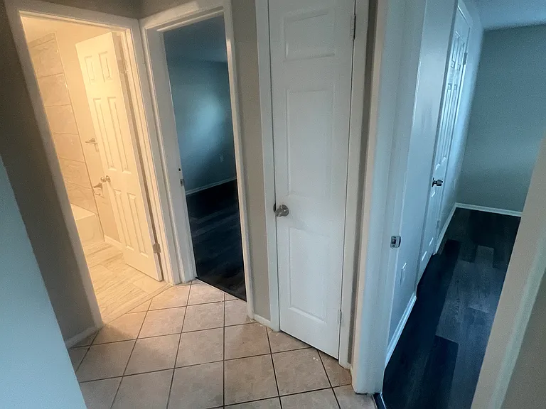 7121 King Arthur Dr — Photo 4