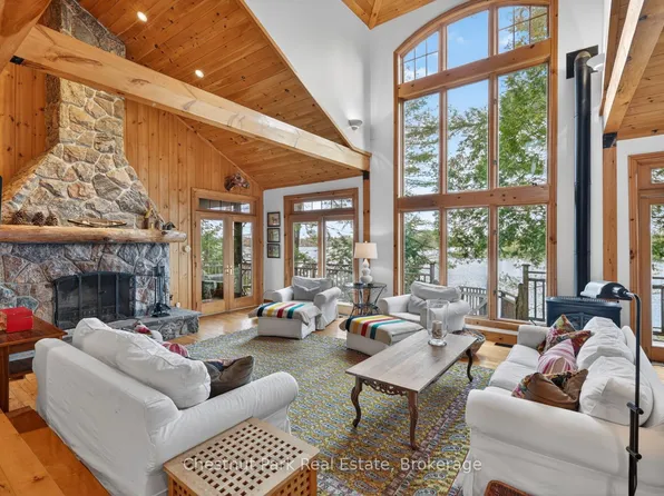 1069 Ridge Rd, Muskoka Lakes, ON P0C 1M0