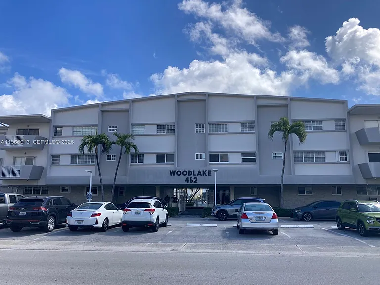 462 Golden Isles Dr #206 — Photo 3