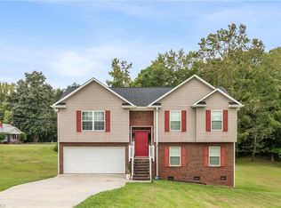 119 Lanie Creek Dr, Lexington, NC 27295