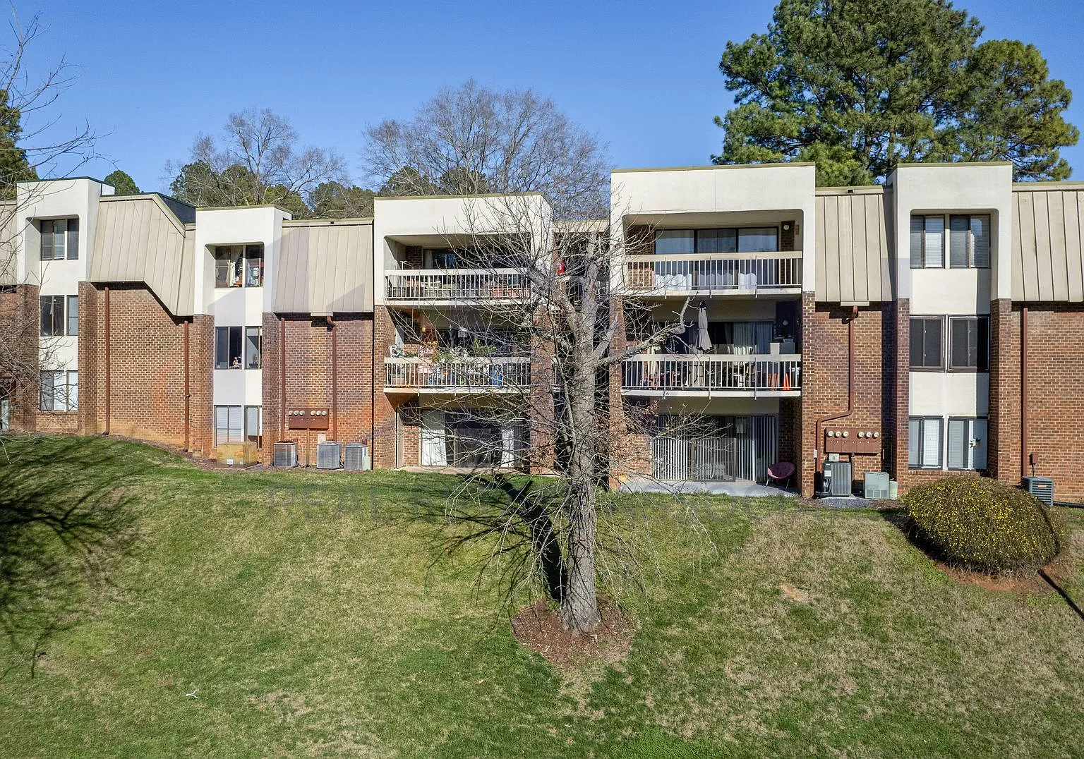 Spacious BR, 1.5BA Condo in Chapel Hill Community! — Photo 1
