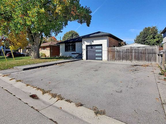 2nd image of 4 McMaster Ave