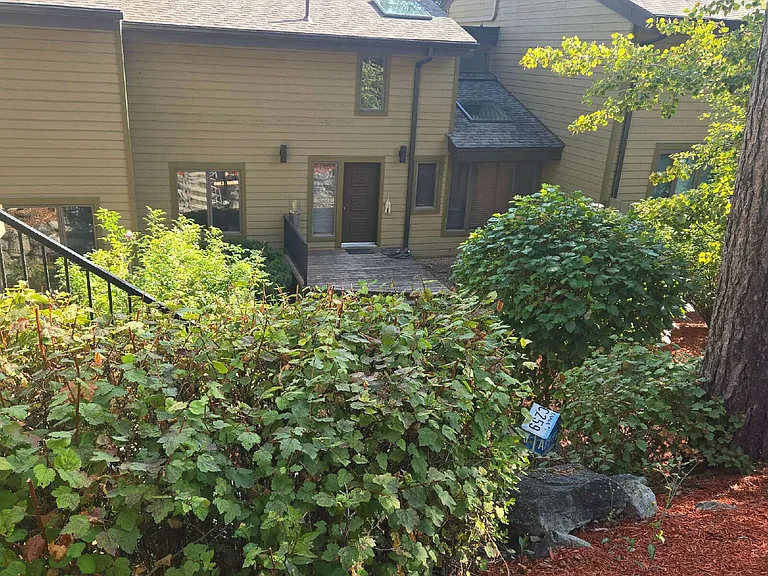 111 Spar Ln — Photo 23
