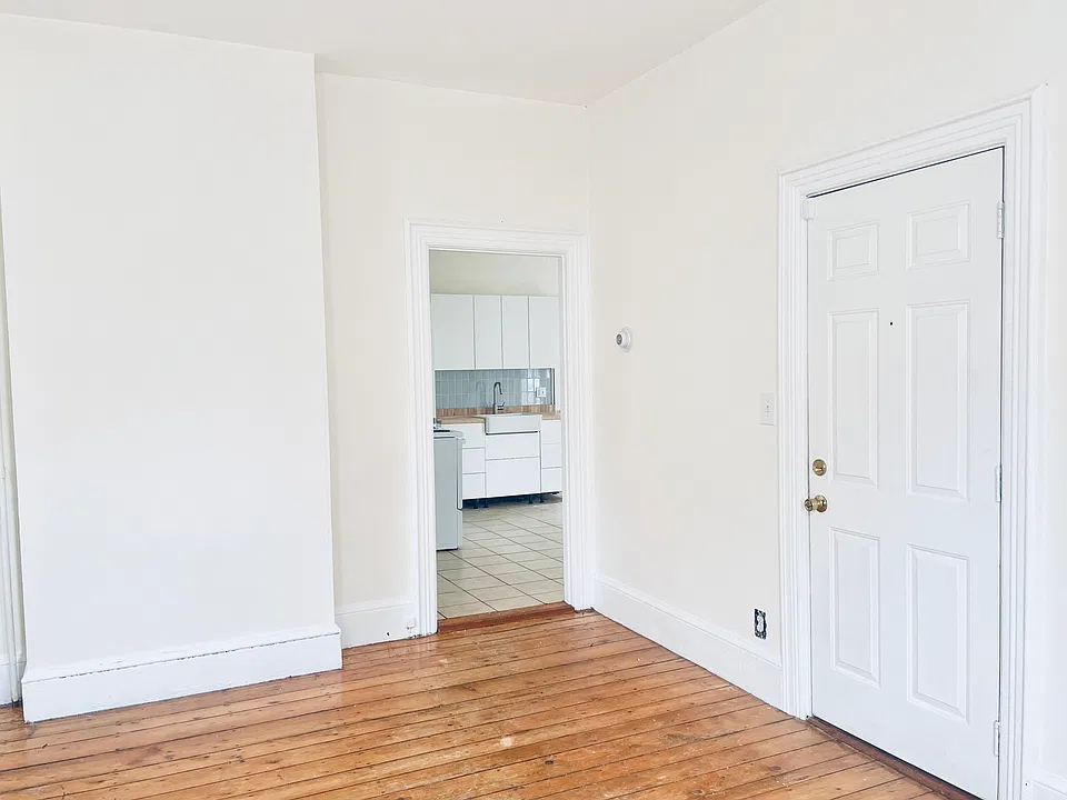 156 Parade St #1