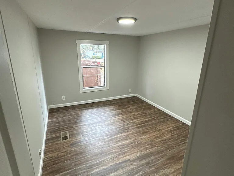 495 Holly Hill Rd — Photo 8