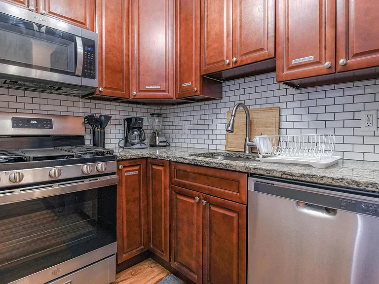 34 Gray St #1 — Photo 8