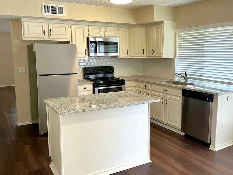 1710 Delaford Pl — Photo 4