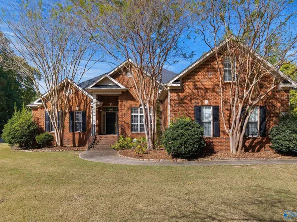 4405 Hidden Lake Dr SE, Owens Cross Roads, AL 35763