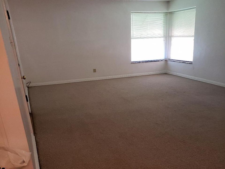 2nd image of 3932 Jamieson Ave #2