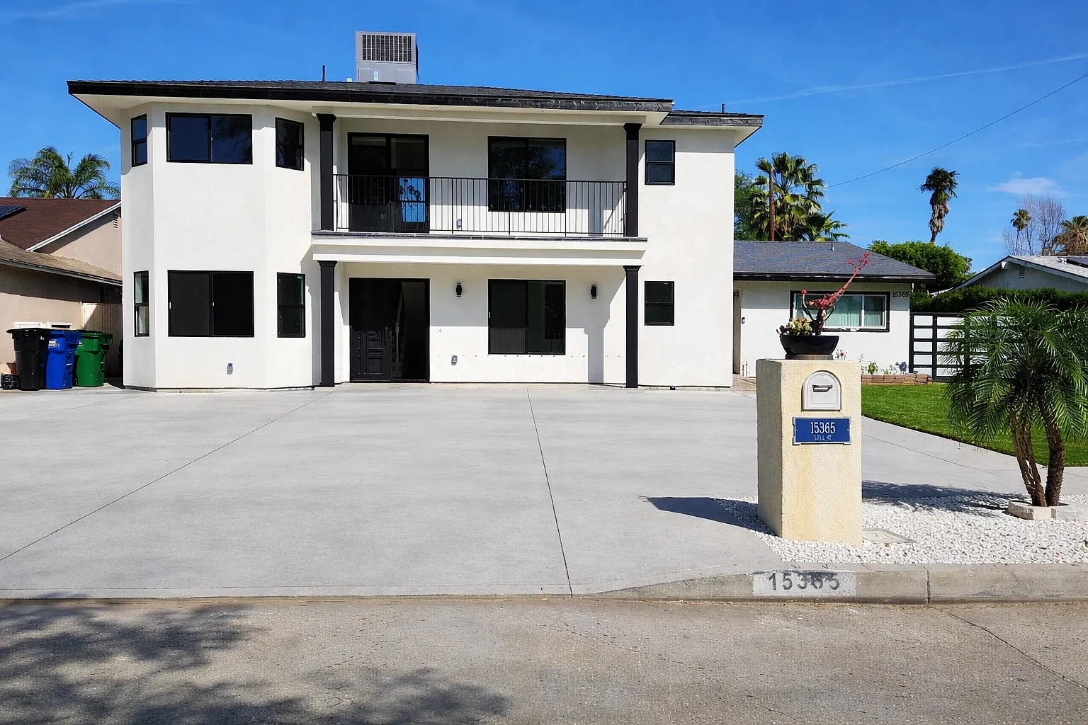 3 bed, 1385 sqft, $4,500 — Photo 3
