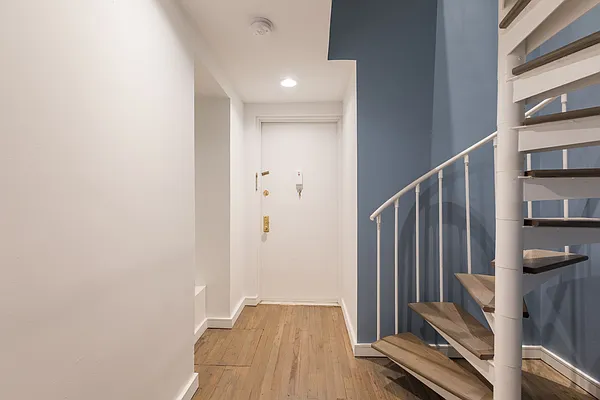 Sold by Compass | media 18