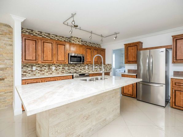 11649 SW 10th St #25/20, Fort Lauderdale, FL 33325