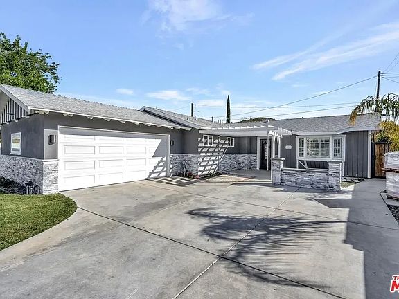 5th image of 28040 Ermine Pl