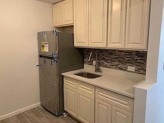 2nd image of 562 Bolton Ave Floor 2