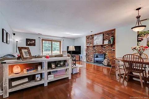 1104 Summer Hill Dr — Photo 4