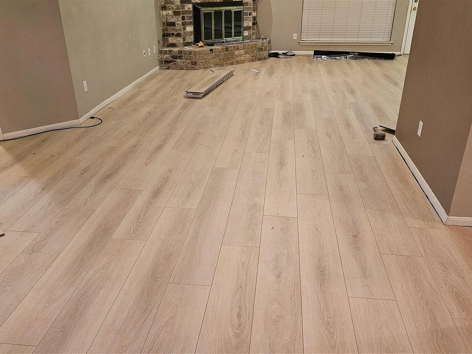 3 bed, 2.5 bath, 1926 sqft, $2,100 — Photo 3