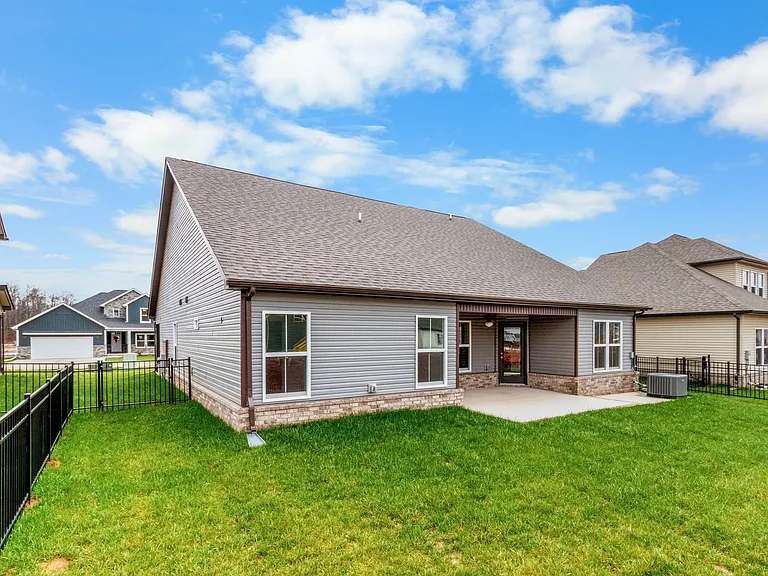 2628 Rafiki Dr — Photo 32