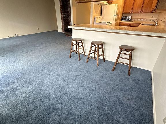 5th image of 263 E Line St APT F