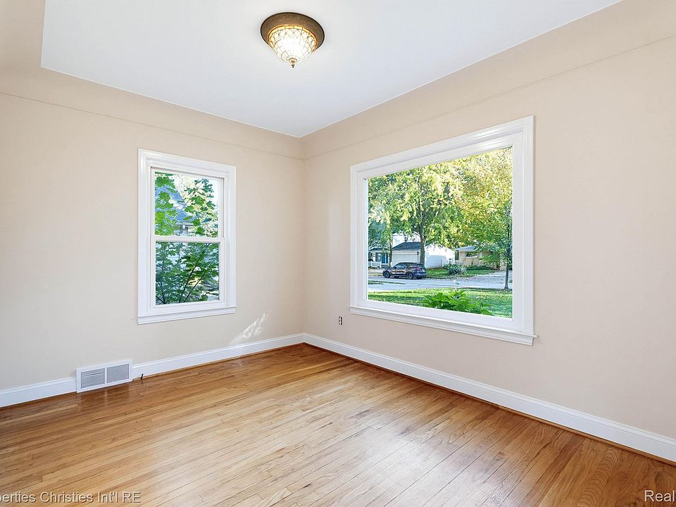 321 Fisher Ct, photo 17