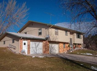 9 Parkview Ter, Chadron, NE 69337