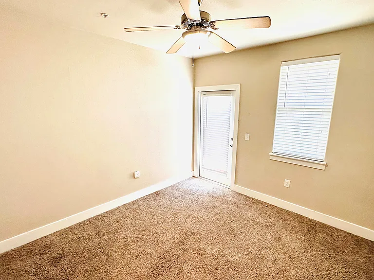 6011 Grissom Rd #5-2 — Photo 31