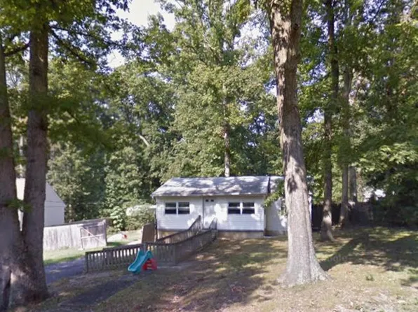 9020 Kiger St, Lorton, VA 22079