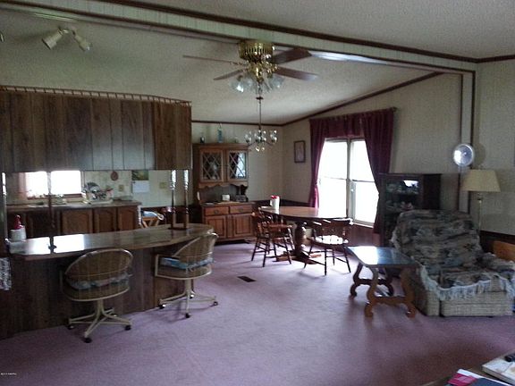 4th image of 460 East Ave