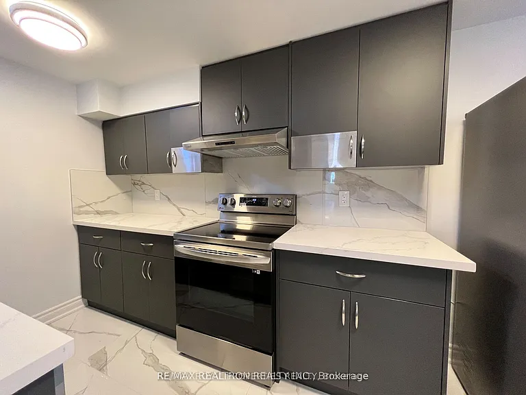 122 Auckland Dr #BASEMENT — Photo 17
