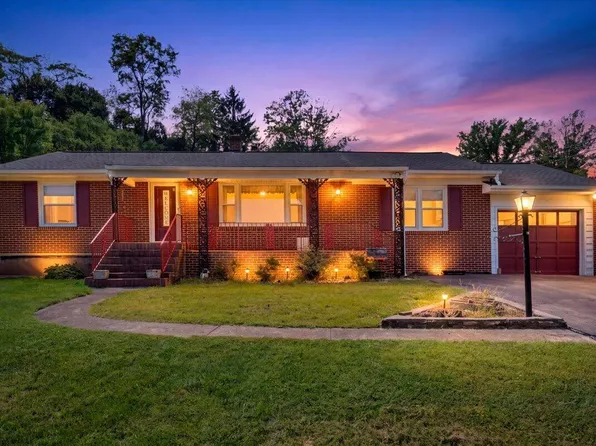 125 Maple Ave, Troutville, VA 24175
