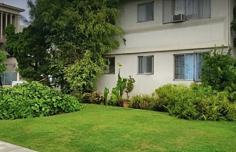 10524 Palms Blvd — Photo 1