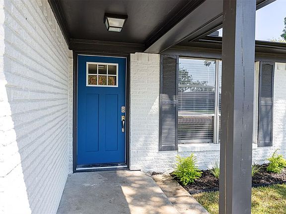 2nd image of 911 Mardi Gras Ln