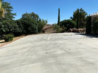 7590 Fairway Dr, Yucca Valley, CA 92284