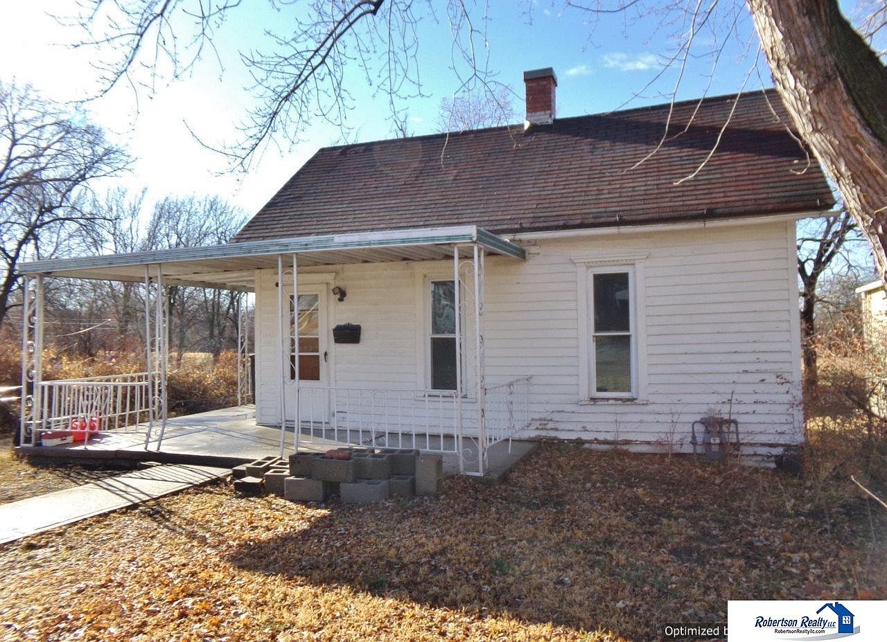 1015 N 5th St Beatrice NE 68310 Zillow