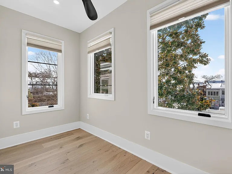 32 Adams St NW — Photo 27