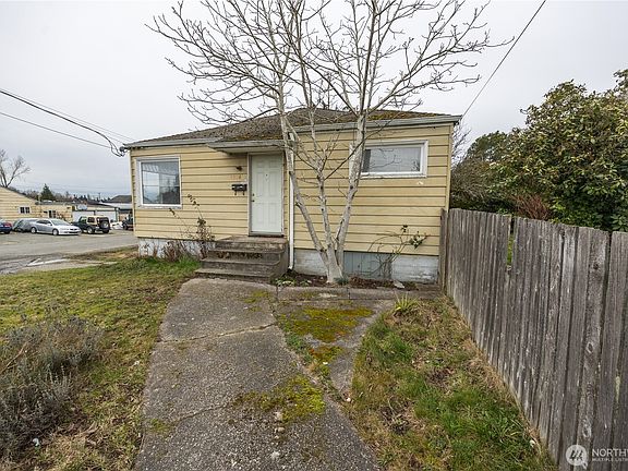 3rd image of 5324 McKinley Avenue