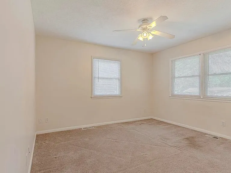 1414 Westwind Dr — Photo 9