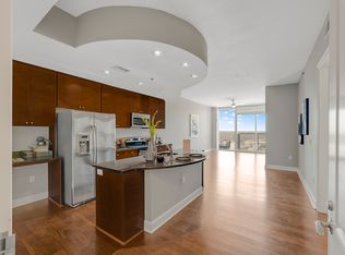 301 Fayetteville St Unit 3205, Raleigh, NC 27601