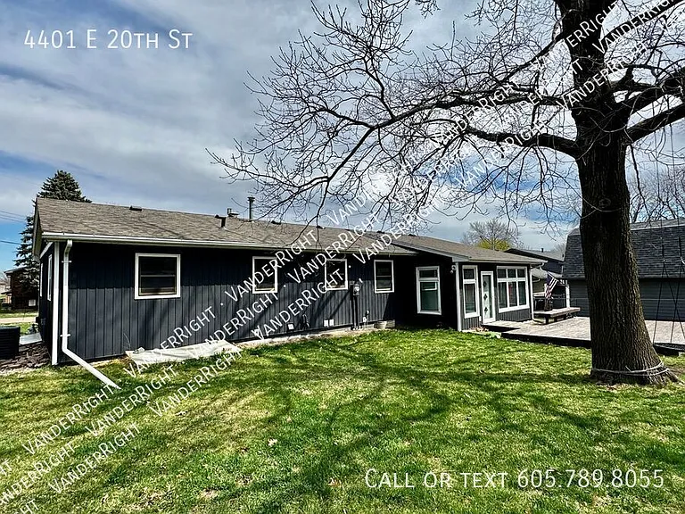4401 E 20th St — Photo 30