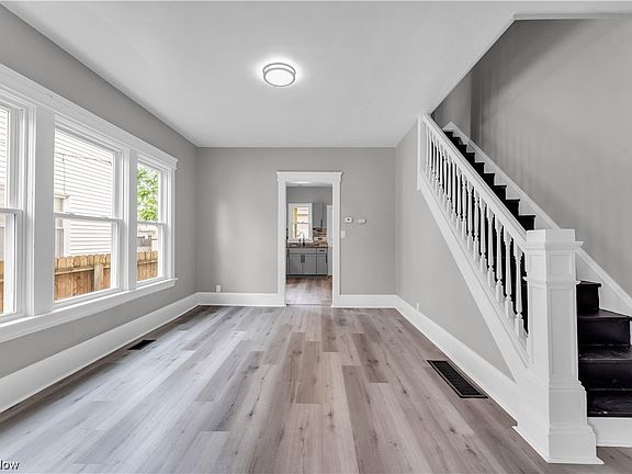 5th image of 3502 Poe Ave