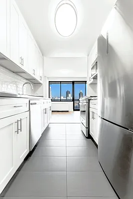 Rented by Olnick Organization | media 7