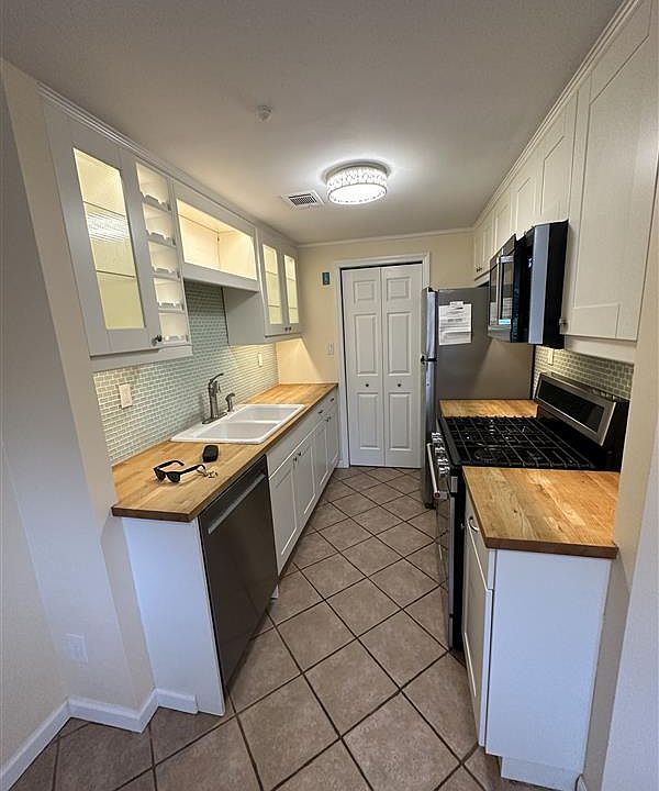 Kitchen - New High-End Appliances