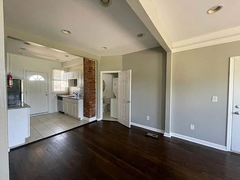 2638 Rosa Parks Blvd — Photo 6