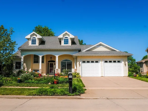 3005 Wynstone Dr, Champaign, IL 61822