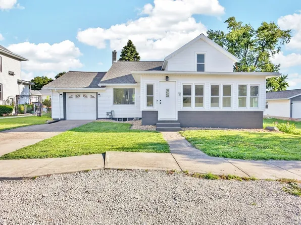 106 W North St, Danvers, IL 61732