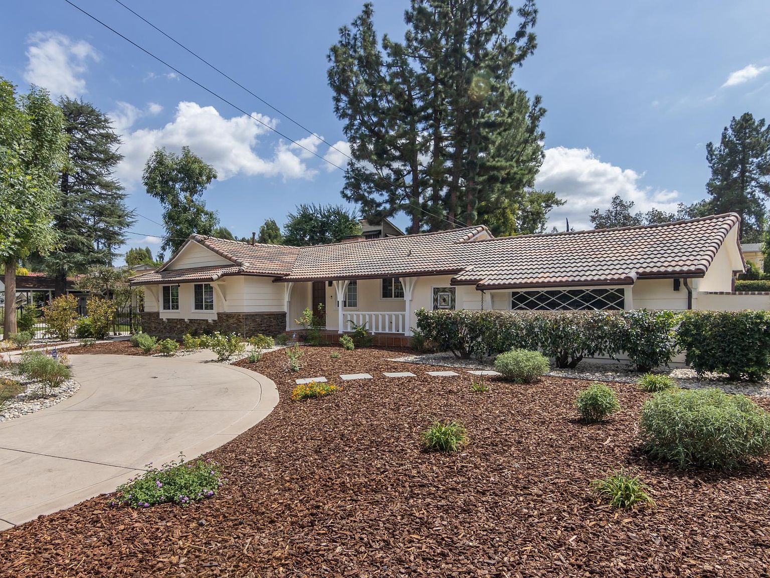 まりの 23757 Mariano St, Woodland Hills, CA 91367 | Zillow